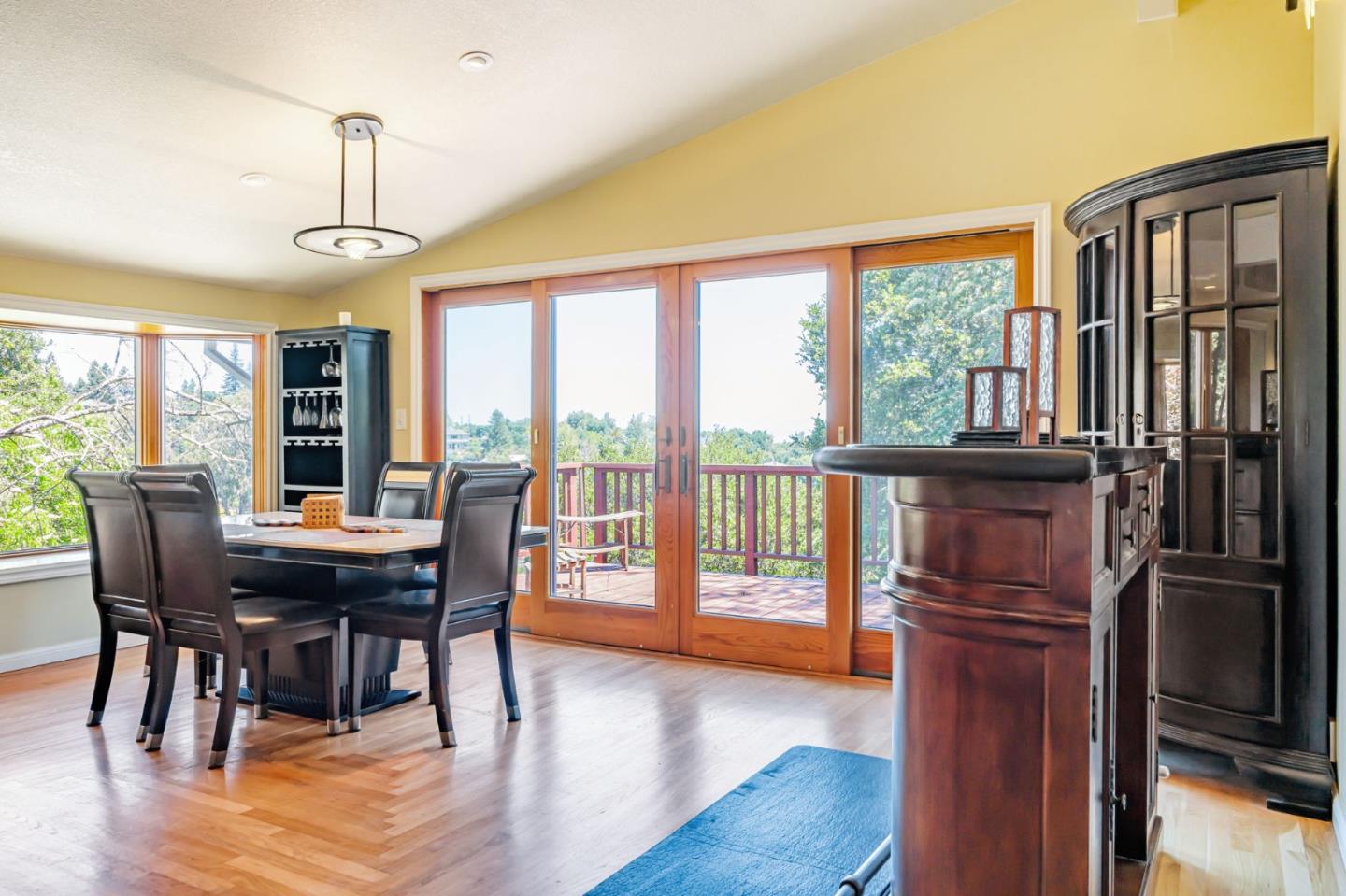 Detail Gallery Image 11 of 40 For 514 Live Oak Ln, Redwood City,  CA 94062 - 4 Beds | 2/1 Baths
