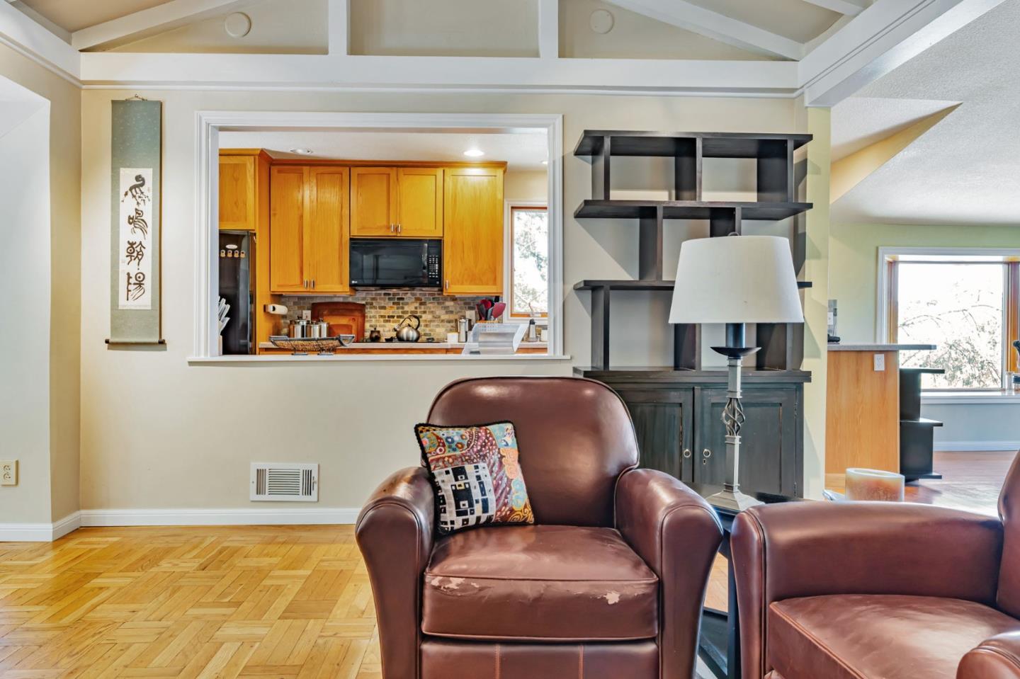 Detail Gallery Image 16 of 40 For 514 Live Oak Ln, Redwood City,  CA 94062 - 4 Beds | 2/1 Baths