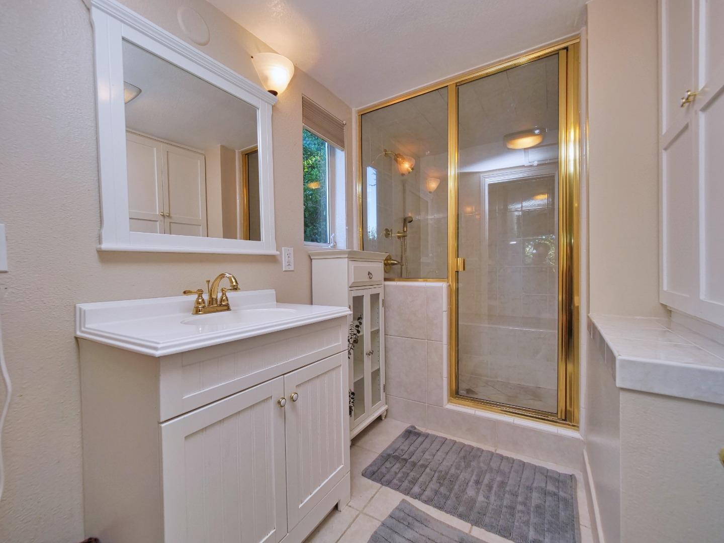 Detail Gallery Image 20 of 40 For 514 Live Oak Ln, Redwood City,  CA 94062 - 4 Beds | 2/1 Baths