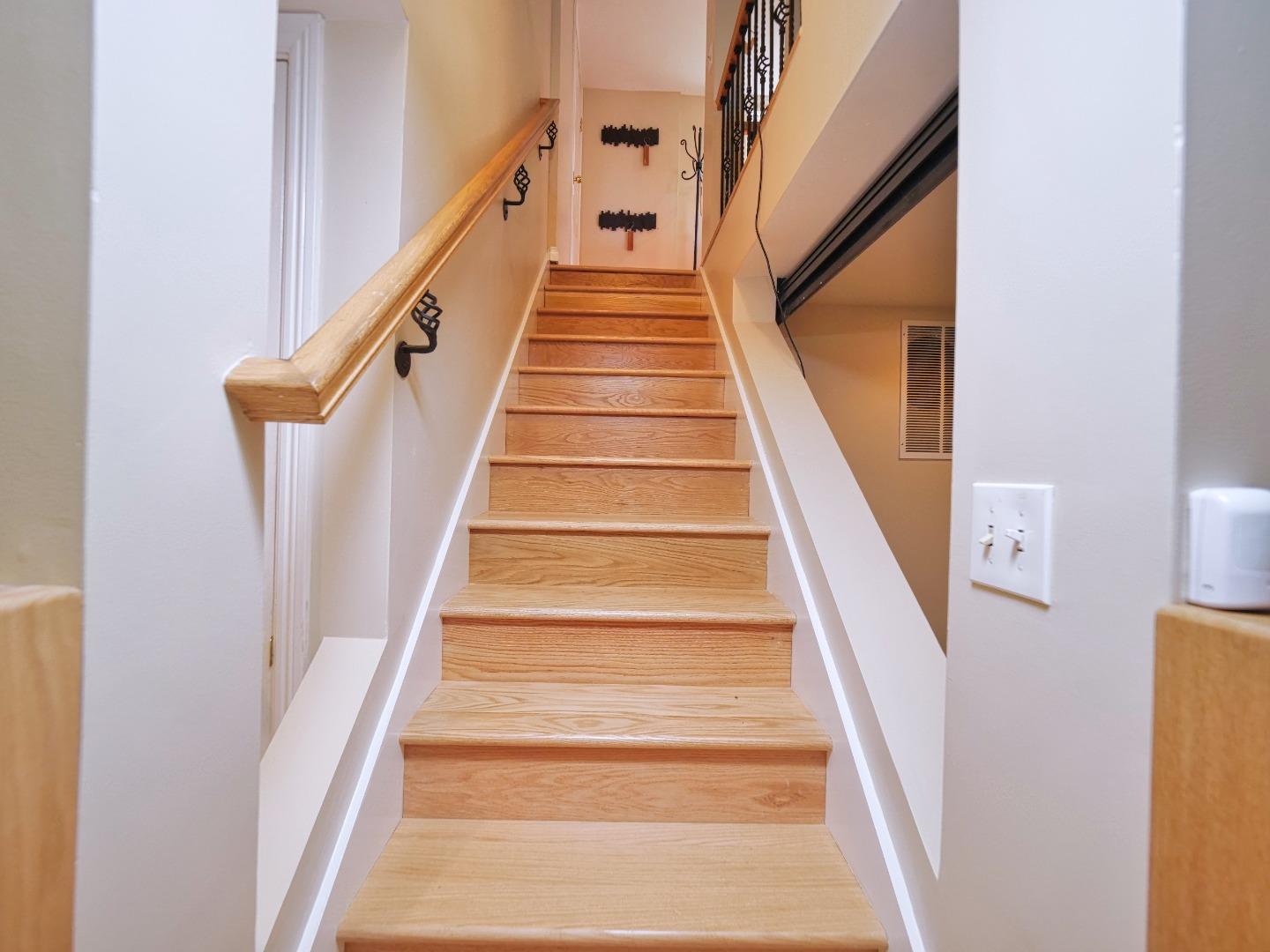 Detail Gallery Image 23 of 40 For 514 Live Oak Ln, Redwood City,  CA 94062 - 4 Beds | 2/1 Baths
