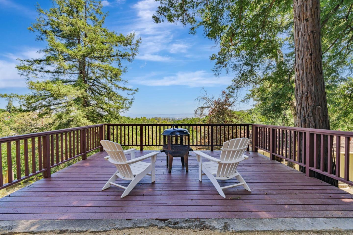 Detail Gallery Image 6 of 40 For 514 Live Oak Ln, Redwood City,  CA 94062 - 4 Beds | 2/1 Baths
