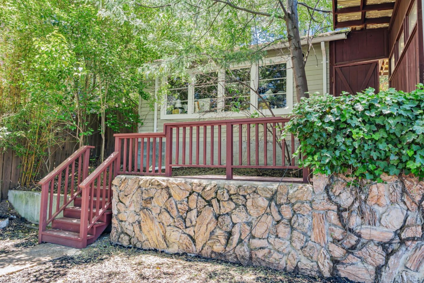 Detail Gallery Image 8 of 40 For 514 Live Oak Ln, Redwood City,  CA 94062 - 4 Beds | 2/1 Baths