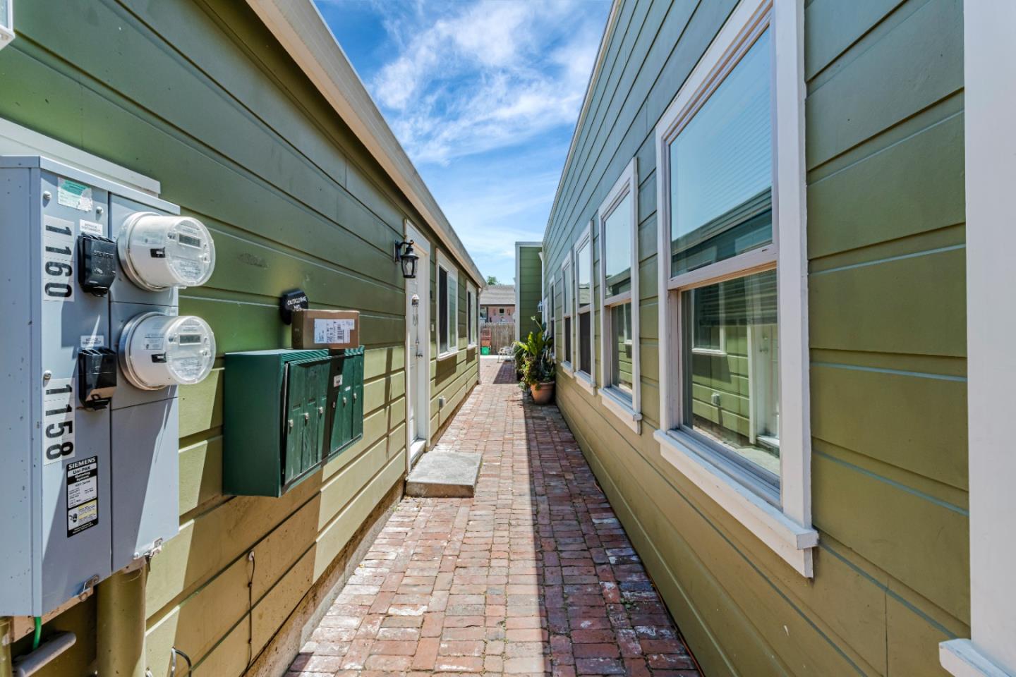 Detail Gallery Image 5 of 7 For 1152 98th Ave, Oakland,  CA 94603 - – Beds | – Baths