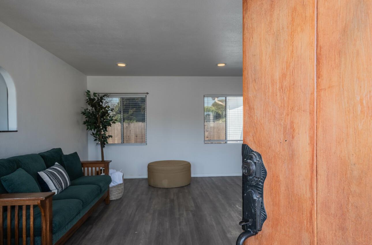 Detail Gallery Image 4 of 35 For 109 Denner Rd, Salinas,  CA 93906 - 2 Beds | 1 Baths