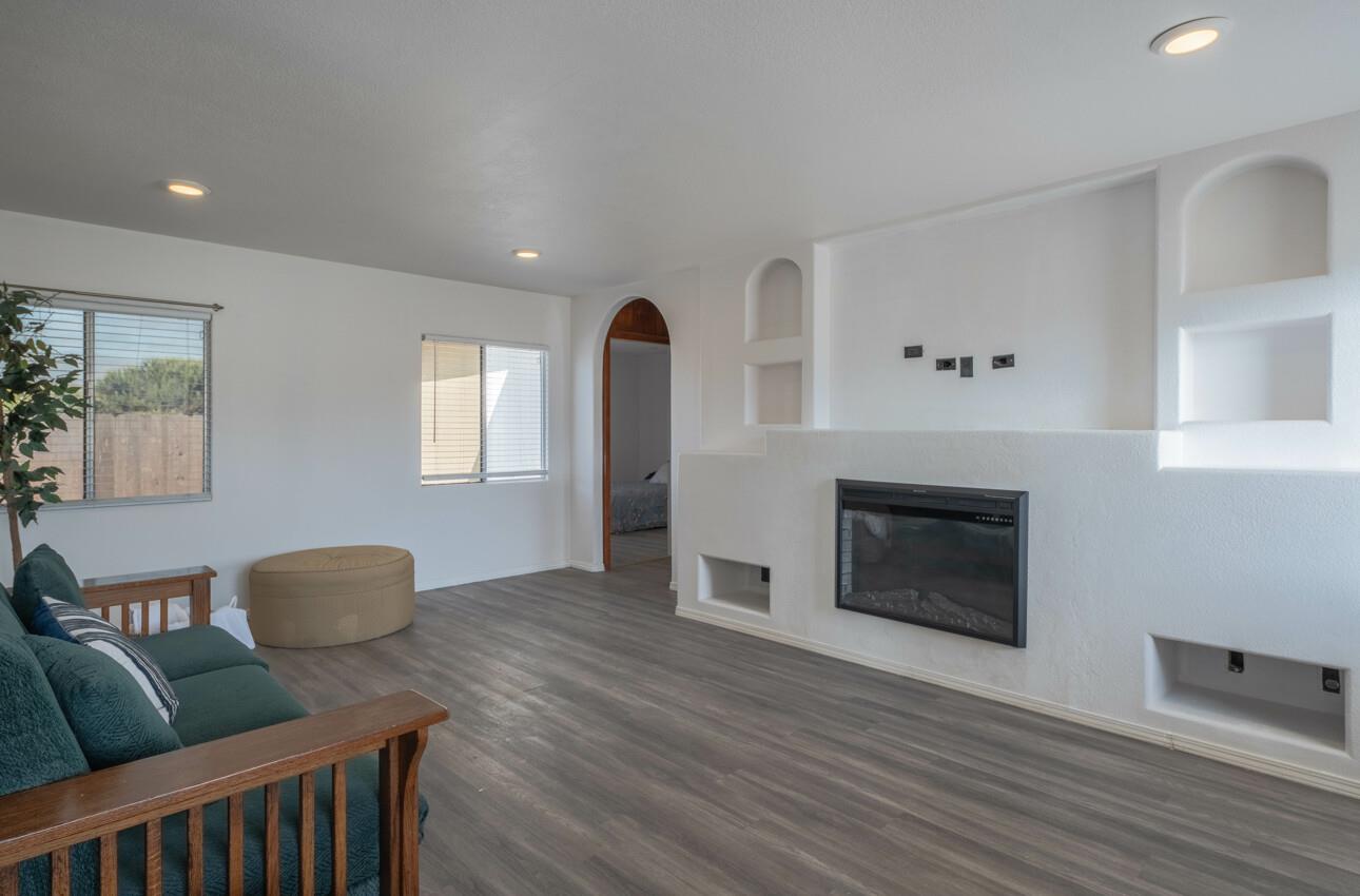 Detail Gallery Image 5 of 35 For 109 Denner Rd, Salinas,  CA 93906 - 2 Beds | 1 Baths