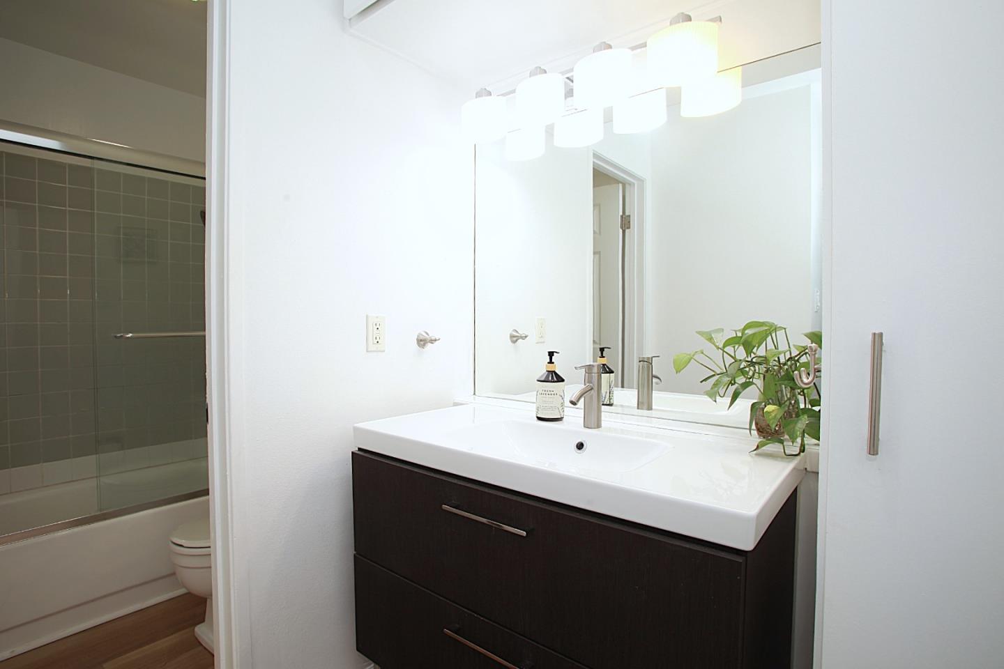 Detail Gallery Image 12 of 23 For 815 N Humboldt St #401,  San Mateo,  CA 94401 - 1 Beds | 1 Baths
