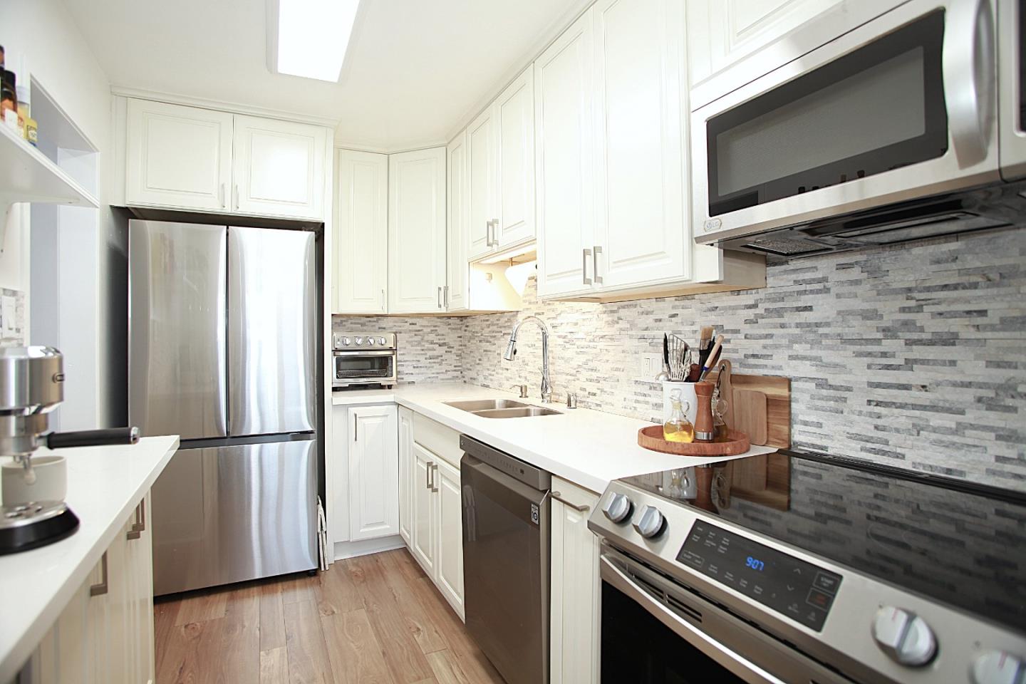 Detail Gallery Image 7 of 23 For 815 N Humboldt St #401,  San Mateo,  CA 94401 - 1 Beds | 1 Baths