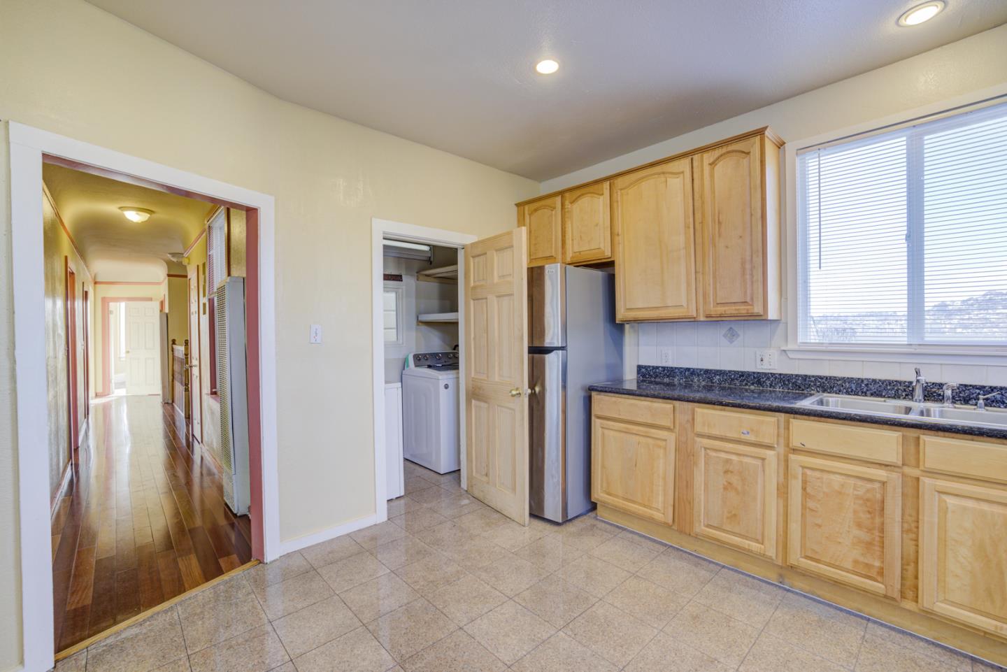 Detail Gallery Image 18 of 26 For 435 Brazil Ave, San Francisco,  CA 94112 - 3 Beds | 2 Baths