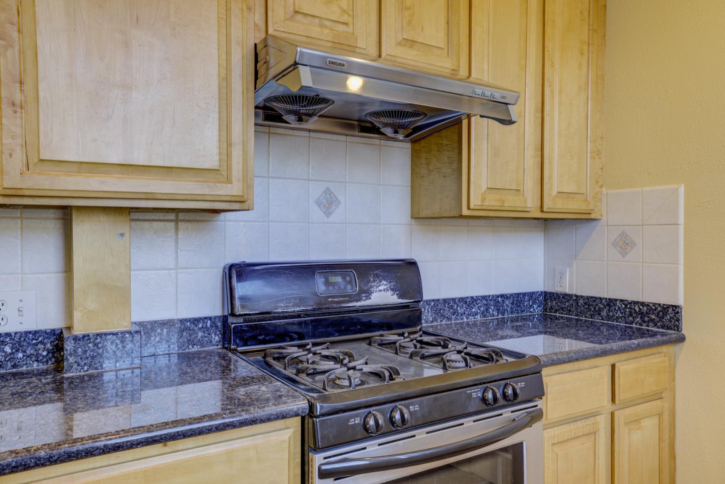 Detail Gallery Image 23 of 26 For 435 Brazil Ave, San Francisco,  CA 94112 - 3 Beds | 2 Baths