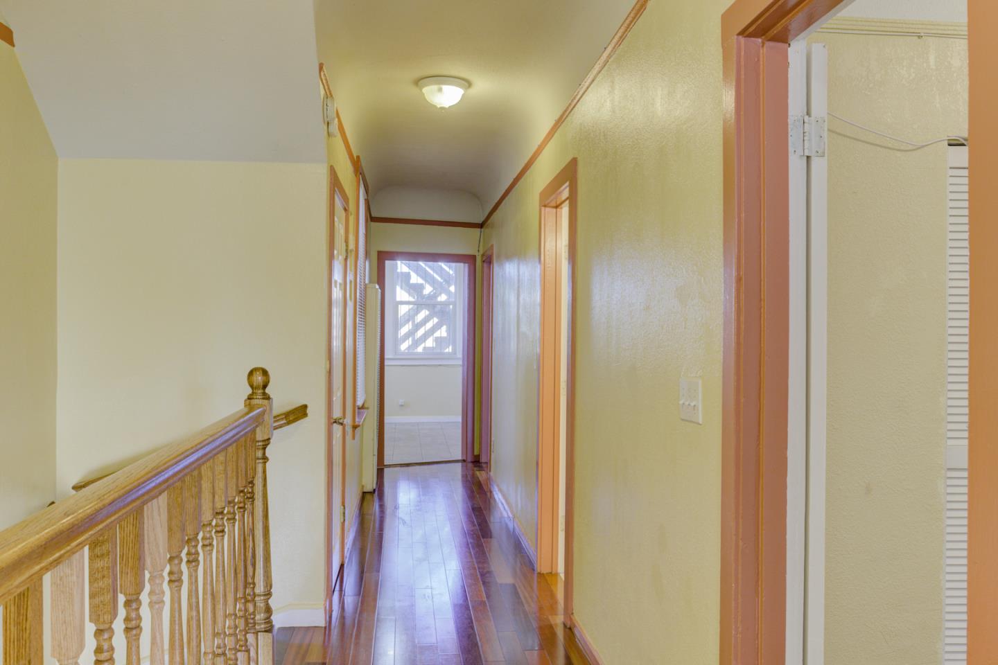 Detail Gallery Image 3 of 26 For 435 Brazil Ave, San Francisco,  CA 94112 - 3 Beds | 2 Baths