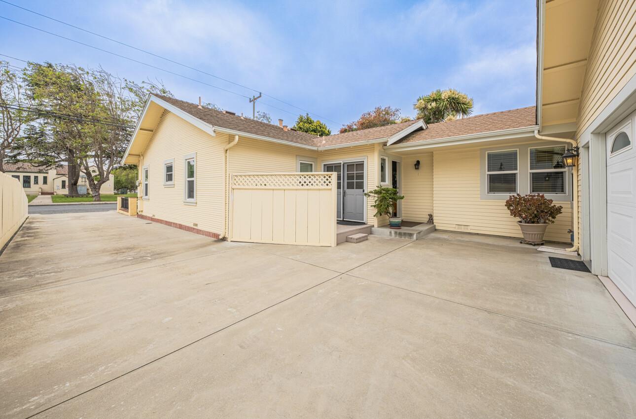Detail Gallery Image 6 of 50 For 205 Maple St, Salinas,  CA 93901 - 3 Beds | 3 Baths