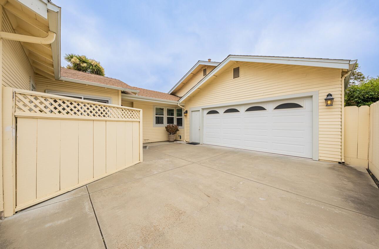Detail Gallery Image 7 of 50 For 205 Maple St, Salinas,  CA 93901 - 3 Beds | 3 Baths