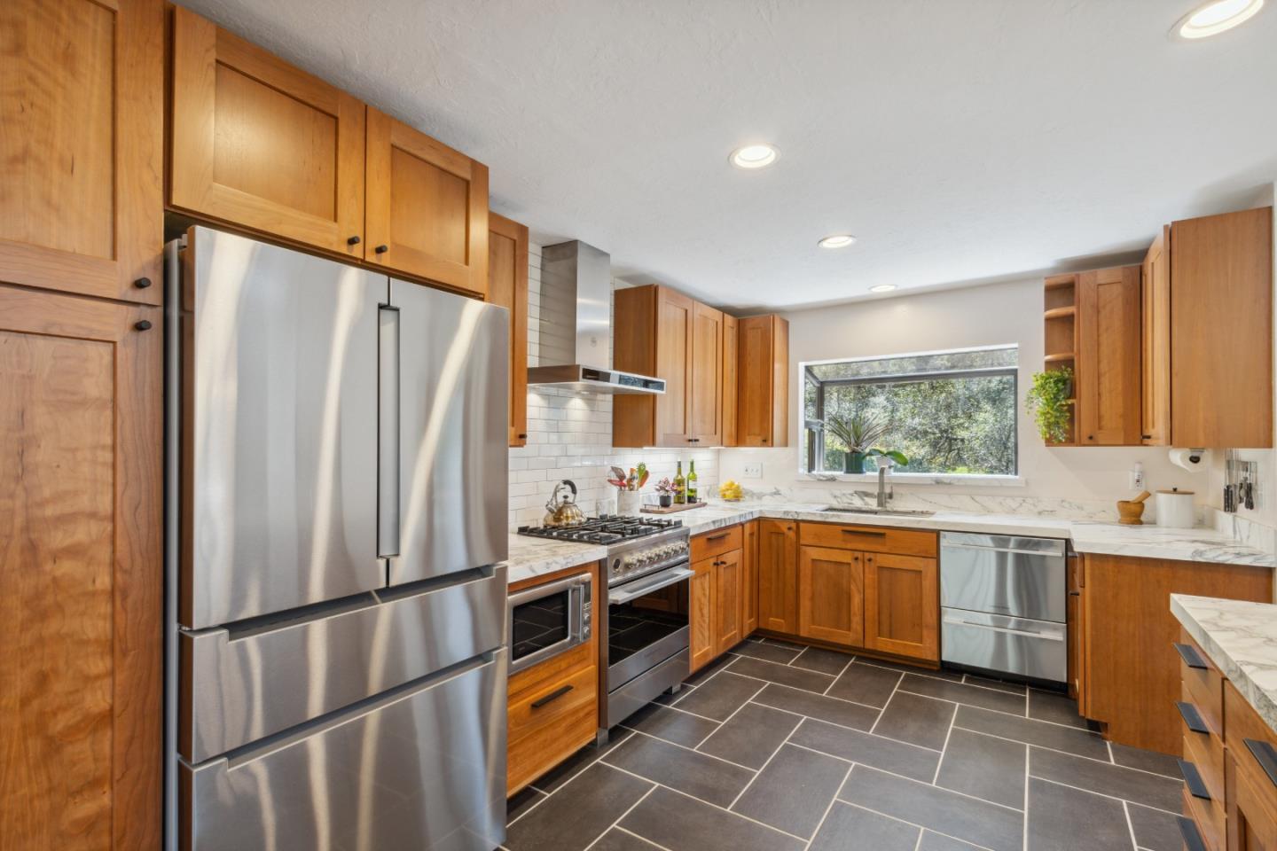 Detail Gallery Image 9 of 64 For 2203 Quail Hollow Rd, Ben Lomond,  CA 95005 - 4 Beds | 2/1 Baths