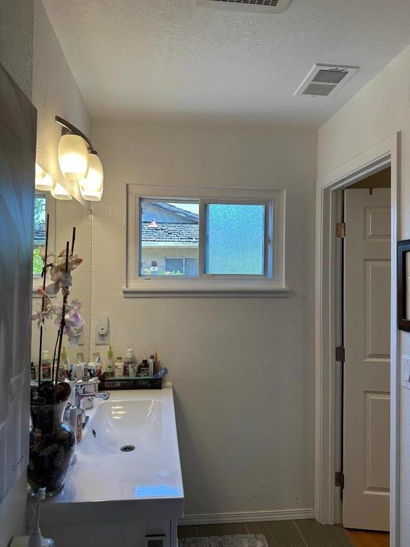 Detail Gallery Image 13 of 35 For 1014 W Homestead Rd, Sunnyvale,  CA 94087 - 4 Beds | 2 Baths