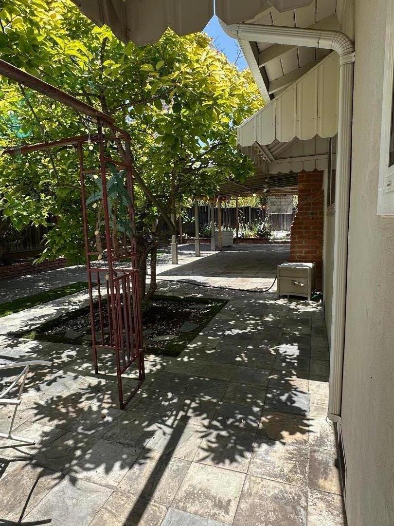 Detail Gallery Image 25 of 35 For 1014 W Homestead Rd, Sunnyvale,  CA 94087 - 4 Beds | 2 Baths