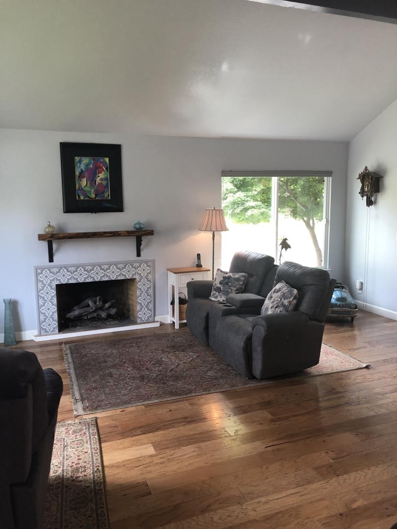 Detail Gallery Image 2 of 27 For 4214 Gull Cove Way, Capitola,  CA 95010 - 2 Beds | 2 Baths
