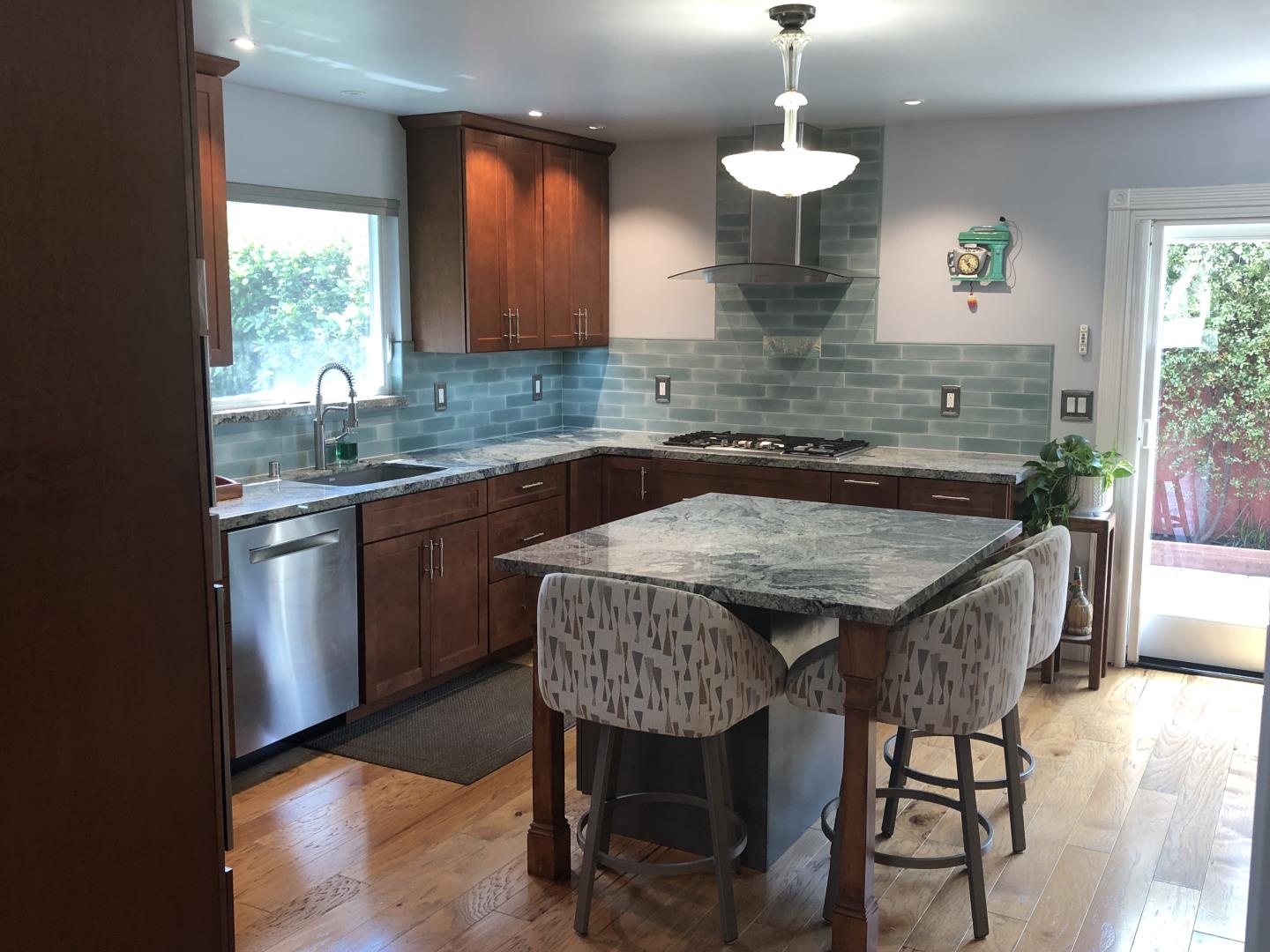 Detail Gallery Image 5 of 27 For 4214 Gull Cove Way, Capitola,  CA 95010 - 2 Beds | 2 Baths