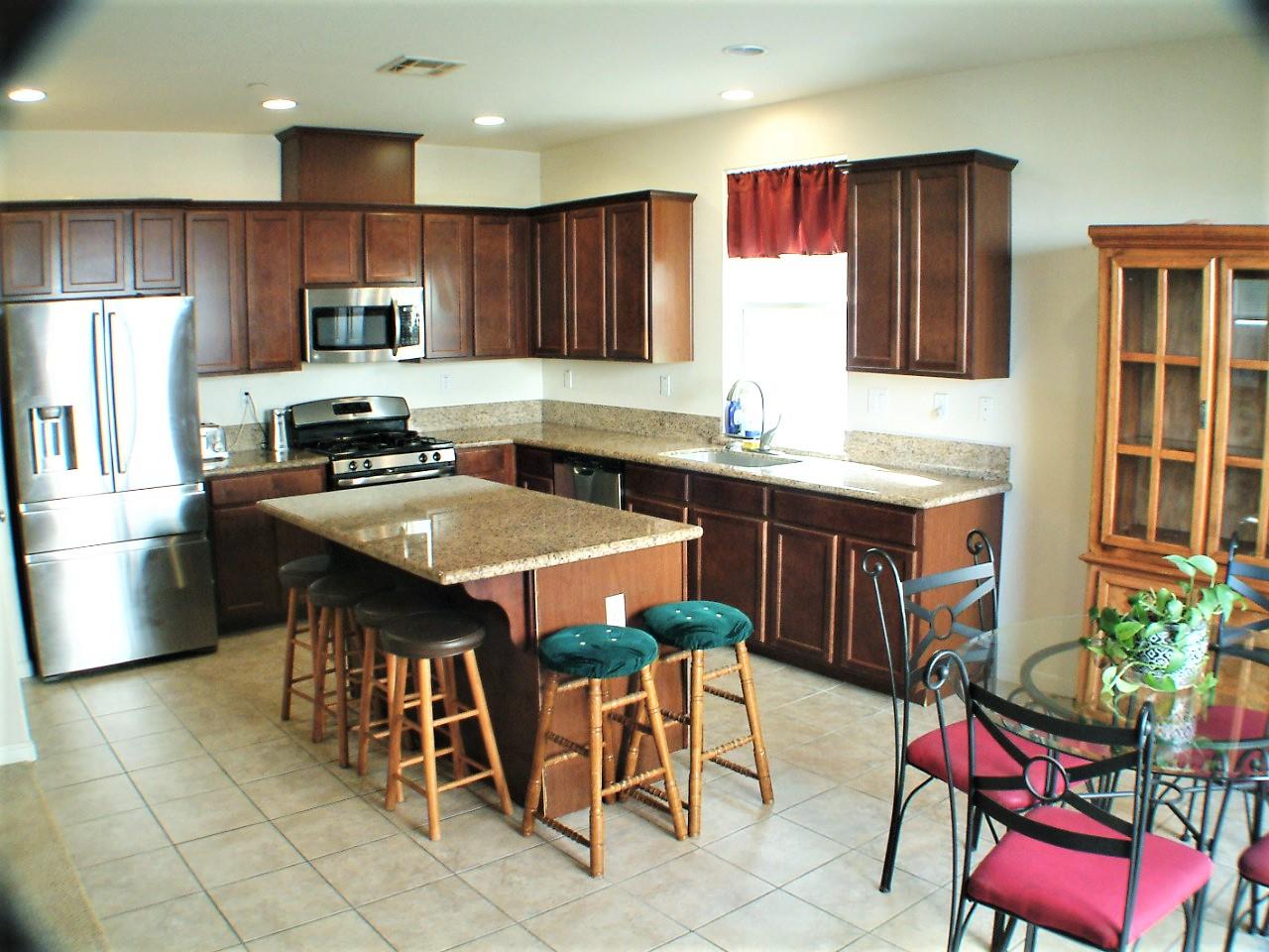 Detail Gallery Image 4 of 37 For 51 Sturla Way, Gilroy,  CA 95020 - 3 Beds | 2/1 Baths