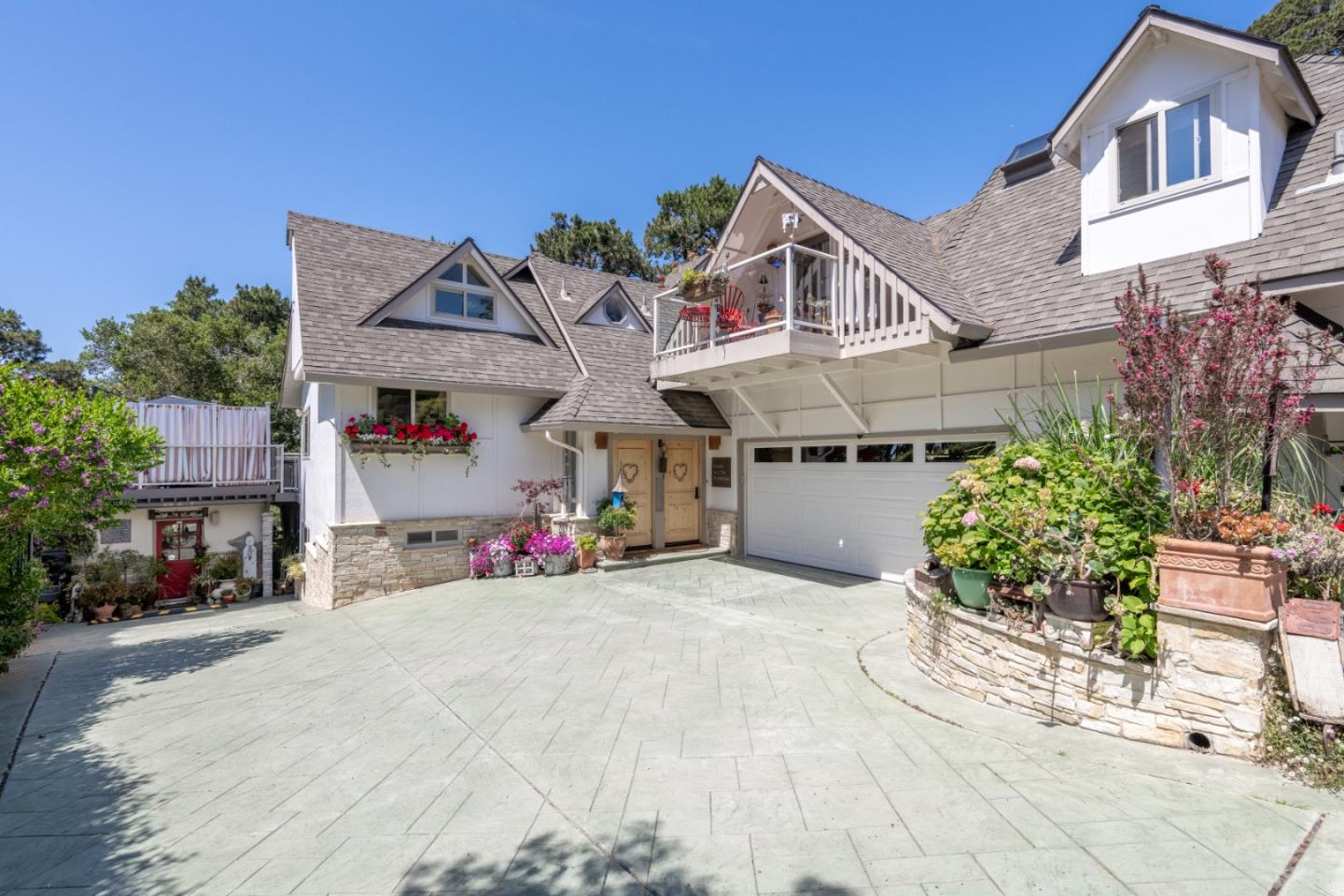 Detail Gallery Image 1 of 21 For 24694 Dolores St, Carmel,  CA 93923 - 4 Beds | 3/1 Baths