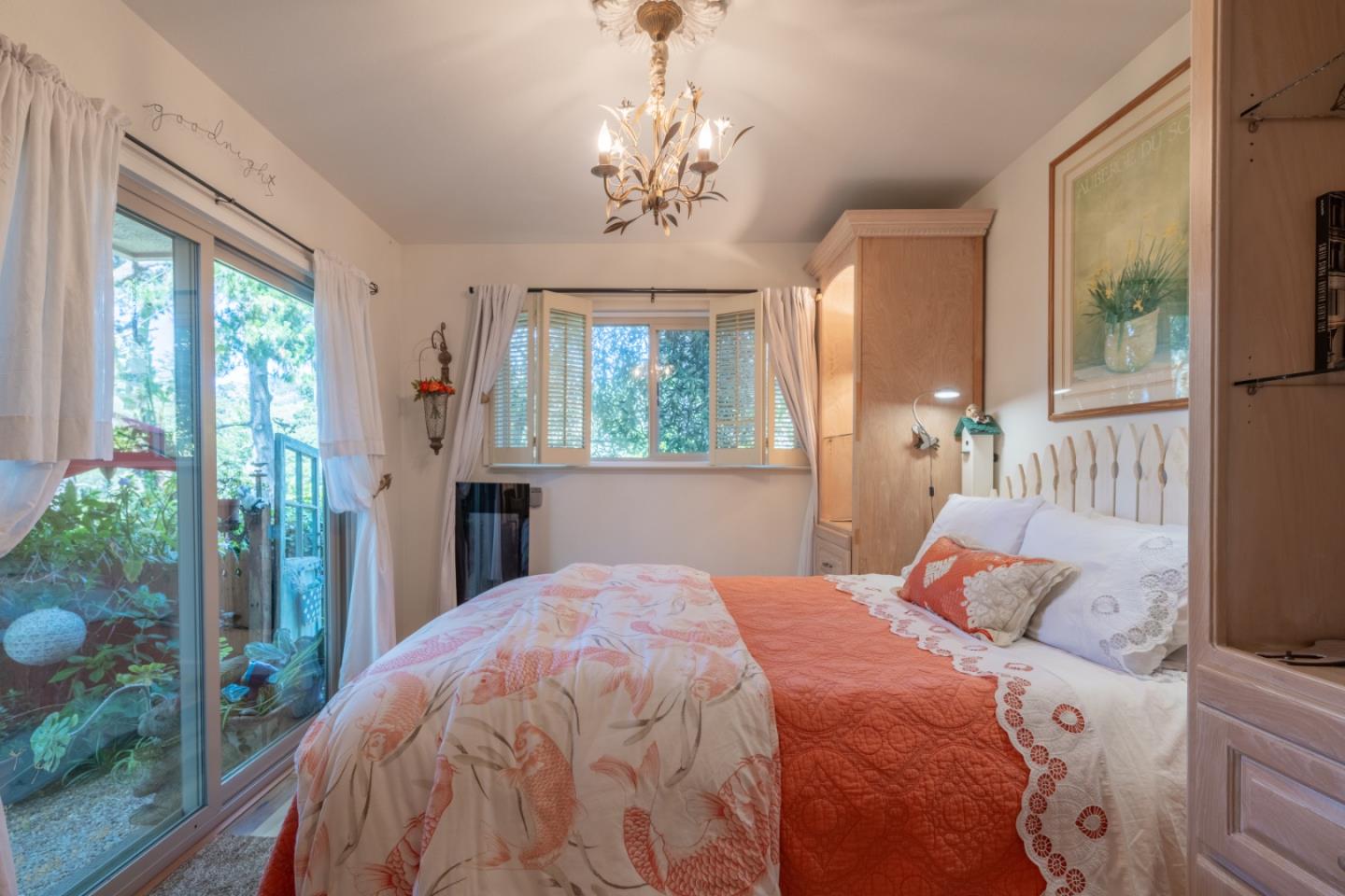 Detail Gallery Image 10 of 21 For 24694 Dolores St, Carmel,  CA 93923 - 4 Beds | 3/1 Baths