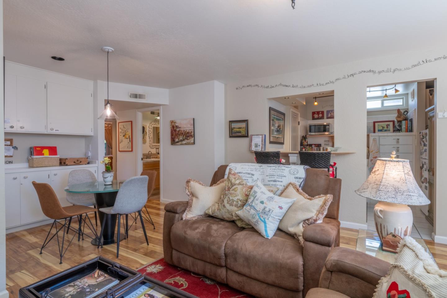 Detail Gallery Image 14 of 21 For 24694 Dolores St, Carmel,  CA 93923 - 4 Beds | 3/1 Baths