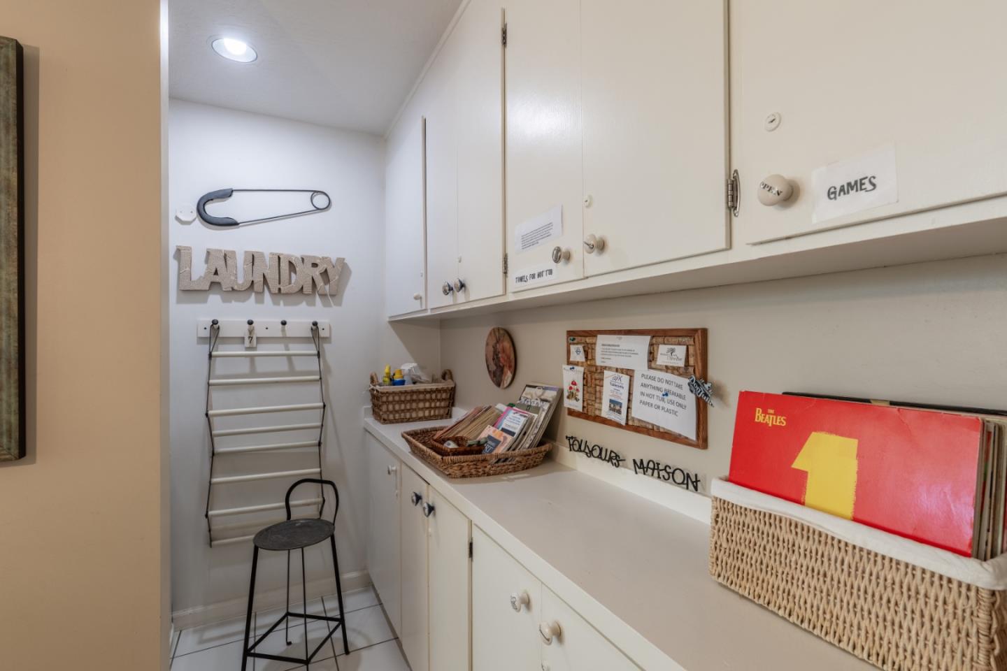 Detail Gallery Image 18 of 21 For 24694 Dolores St, Carmel,  CA 93923 - 4 Beds | 3/1 Baths