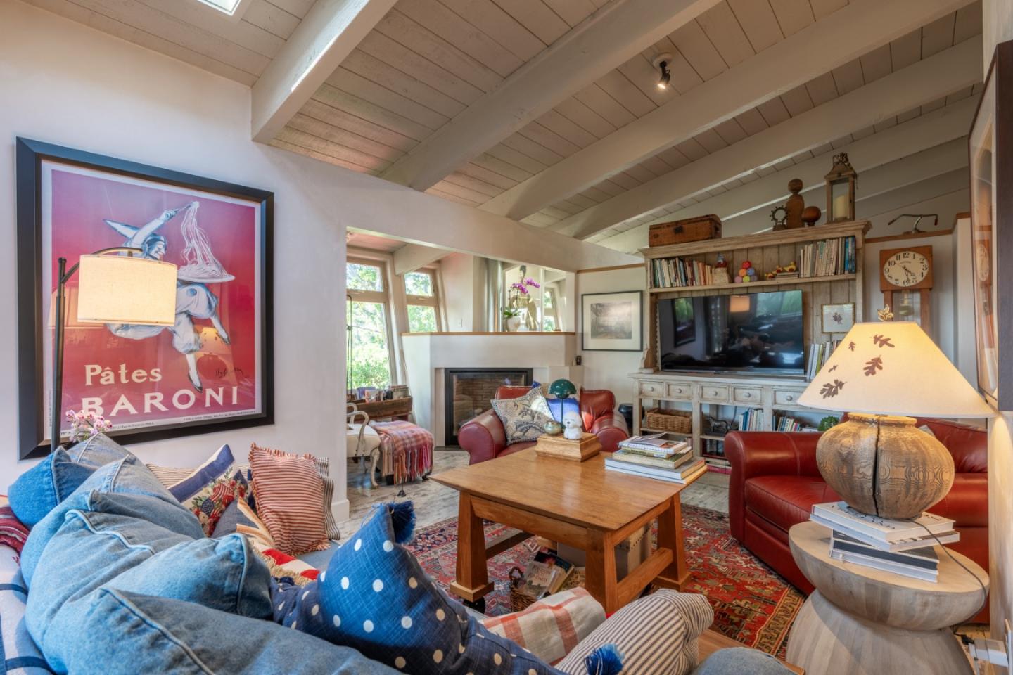 Detail Gallery Image 2 of 21 For 24694 Dolores St, Carmel,  CA 93923 - 4 Beds | 3/1 Baths