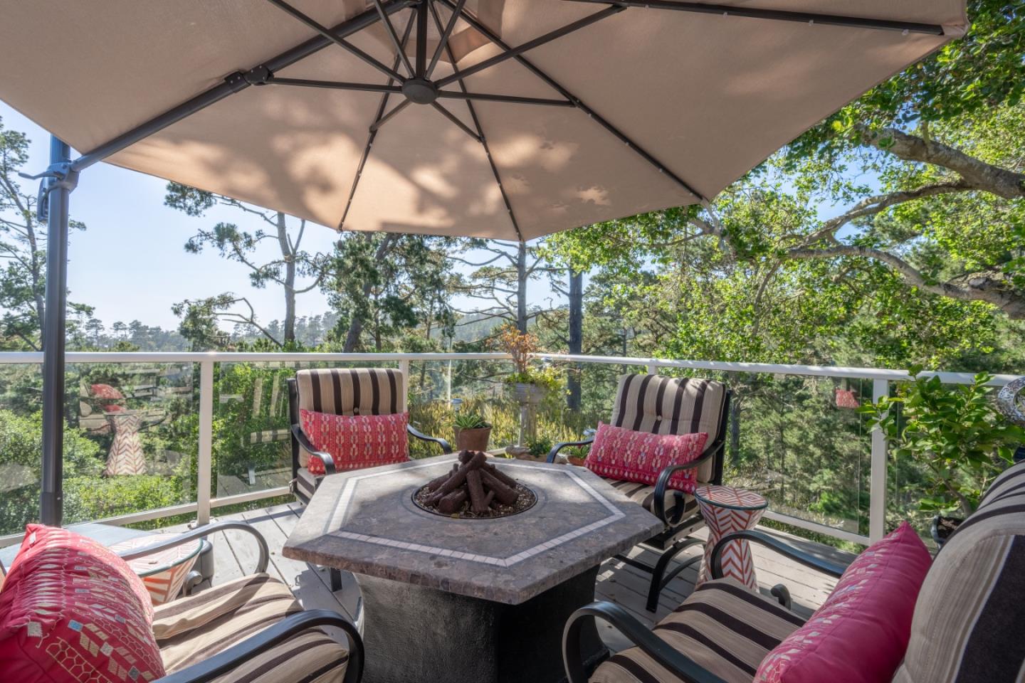 Detail Gallery Image 20 of 21 For 24694 Dolores St, Carmel,  CA 93923 - 4 Beds | 3/1 Baths
