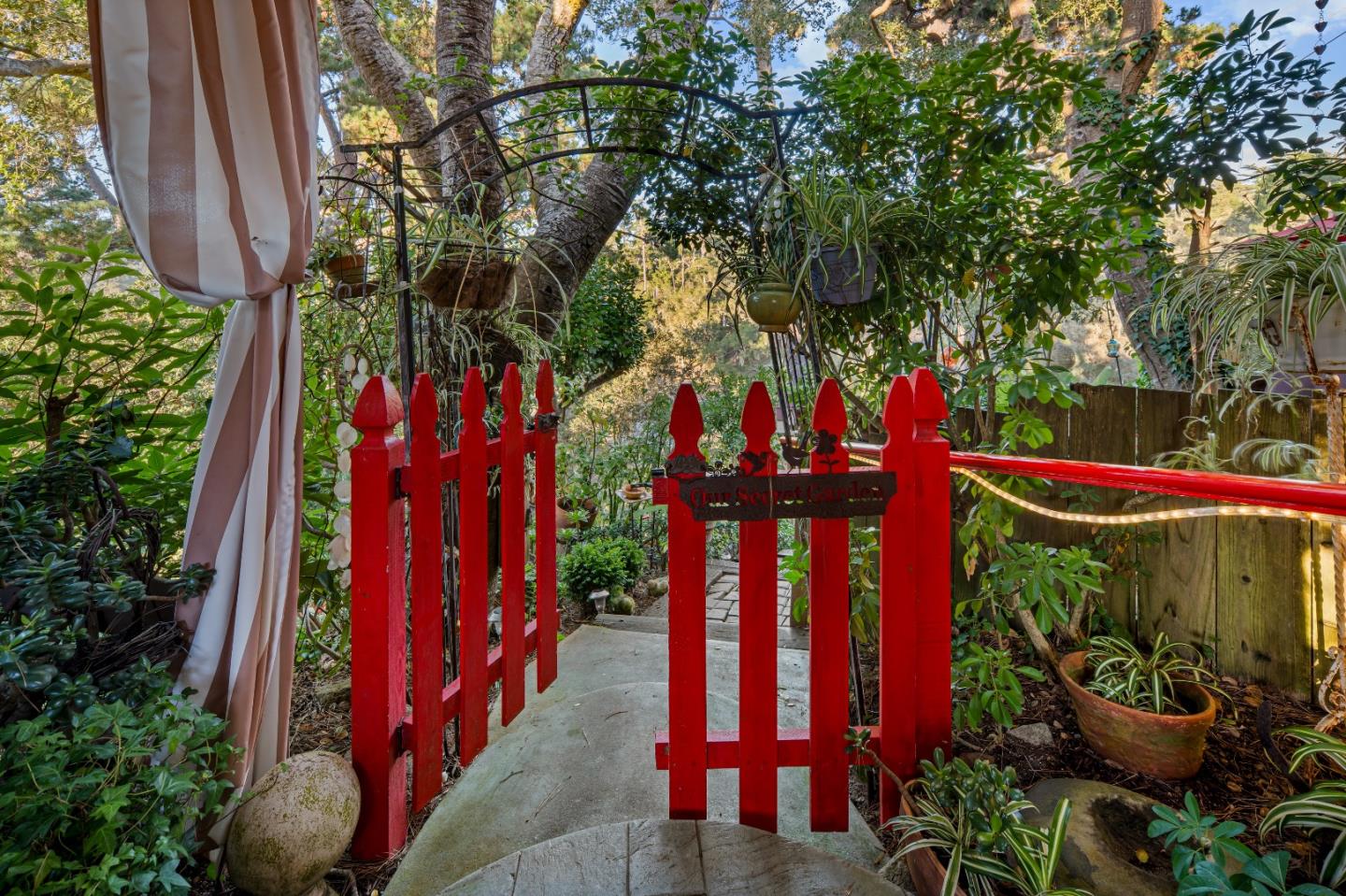 Detail Gallery Image 24 of 31 For 24694 Dolores St, Carmel,  CA 93923 - 4 Beds | 3/1 Baths