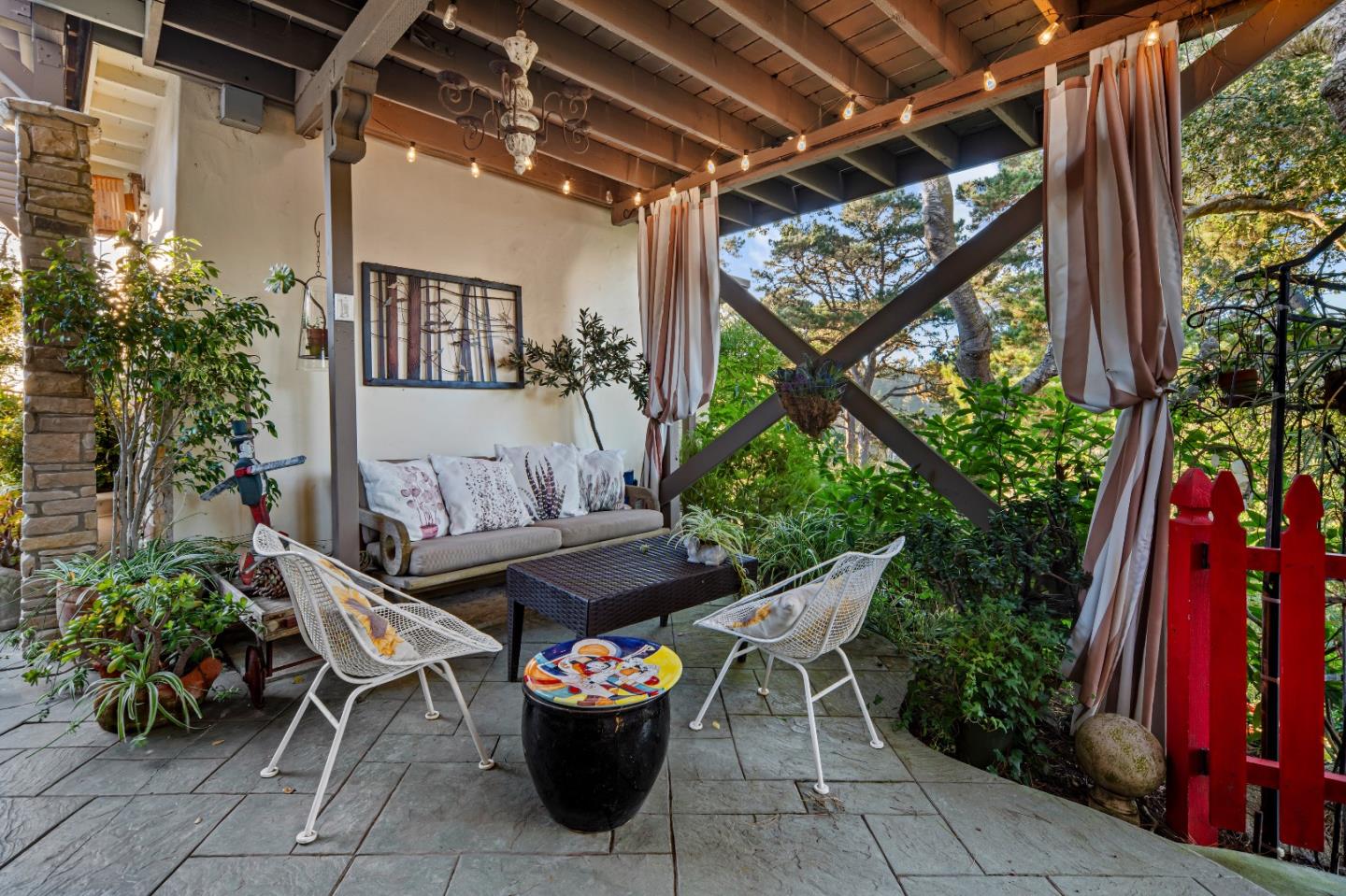 Detail Gallery Image 25 of 31 For 24694 Dolores St, Carmel,  CA 93923 - 4 Beds | 3/1 Baths