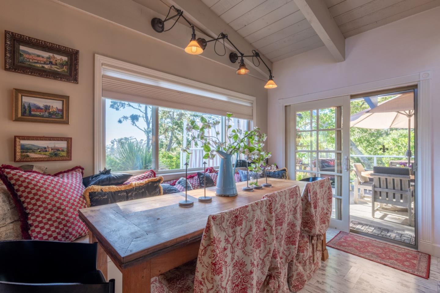 Detail Gallery Image 6 of 21 For 24694 Dolores St, Carmel,  CA 93923 - 4 Beds | 3/1 Baths