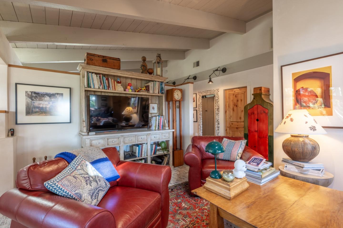 Detail Gallery Image 7 of 21 For 24694 Dolores St, Carmel,  CA 93923 - 4 Beds | 3/1 Baths