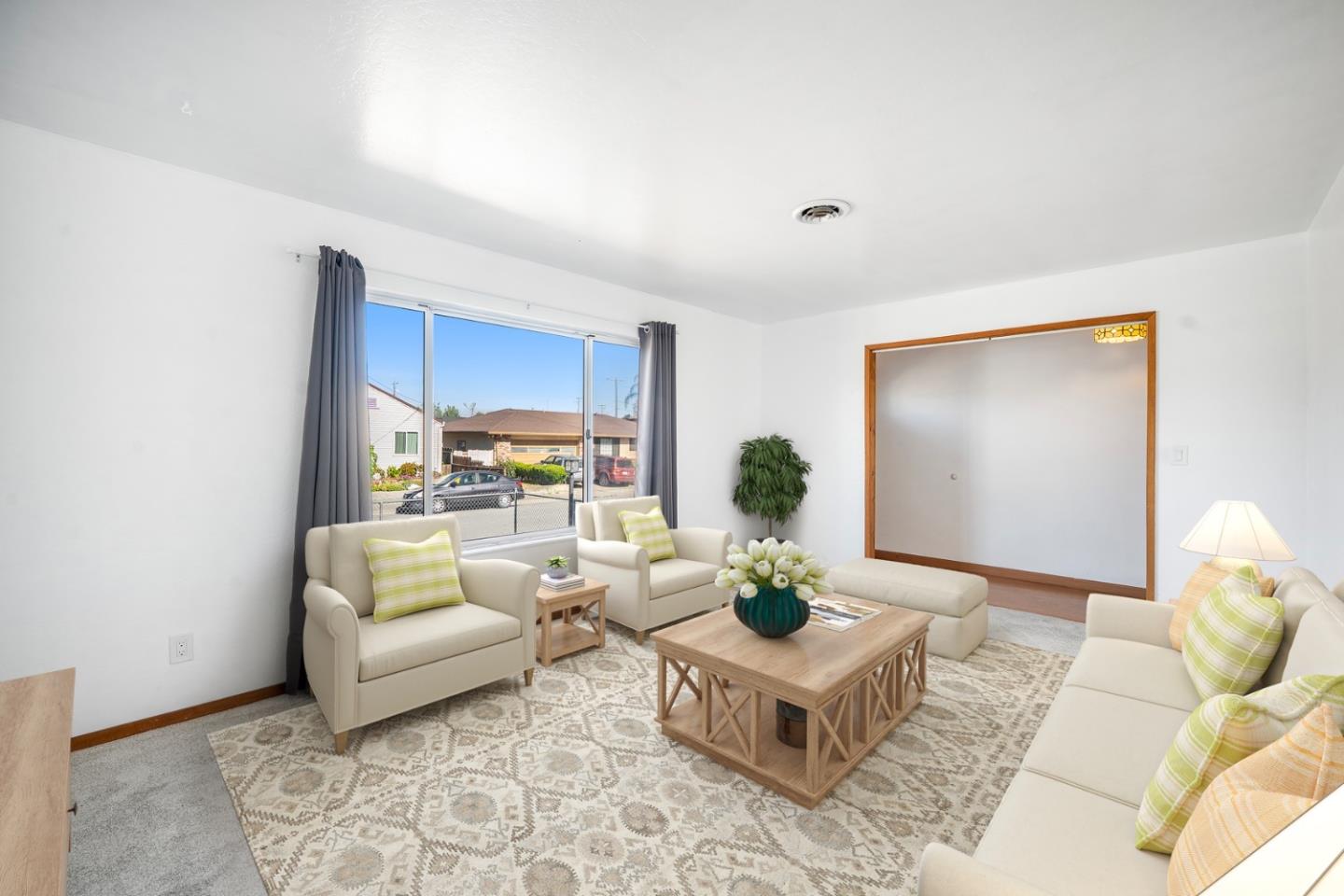 Detail Gallery Image 3 of 37 For 921 Suiter St, Hollister,  CA 95023 - 4 Beds | 2 Baths
