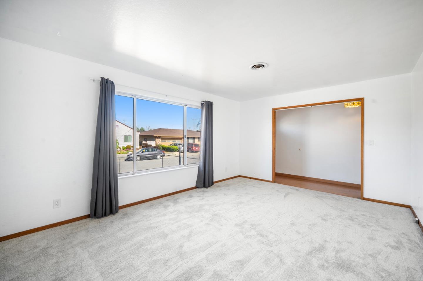Detail Gallery Image 4 of 37 For 921 Suiter St, Hollister,  CA 95023 - 4 Beds | 2 Baths