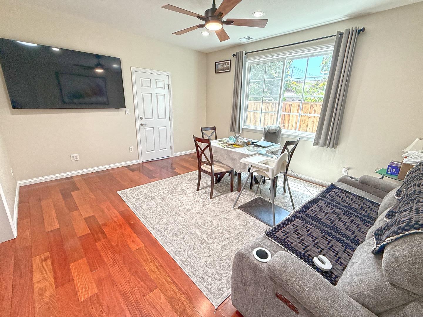 Detail Gallery Image 6 of 12 For 3585 Cadwallader Ave, San Jose,  CA 95121 - 2 Beds | 1 Baths