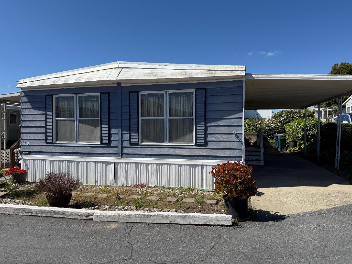 Detail Gallery Image 2 of 13 For 144 Holm Rd #120,  Watsonville,  CA 95076 - 2 Beds | 2 Baths