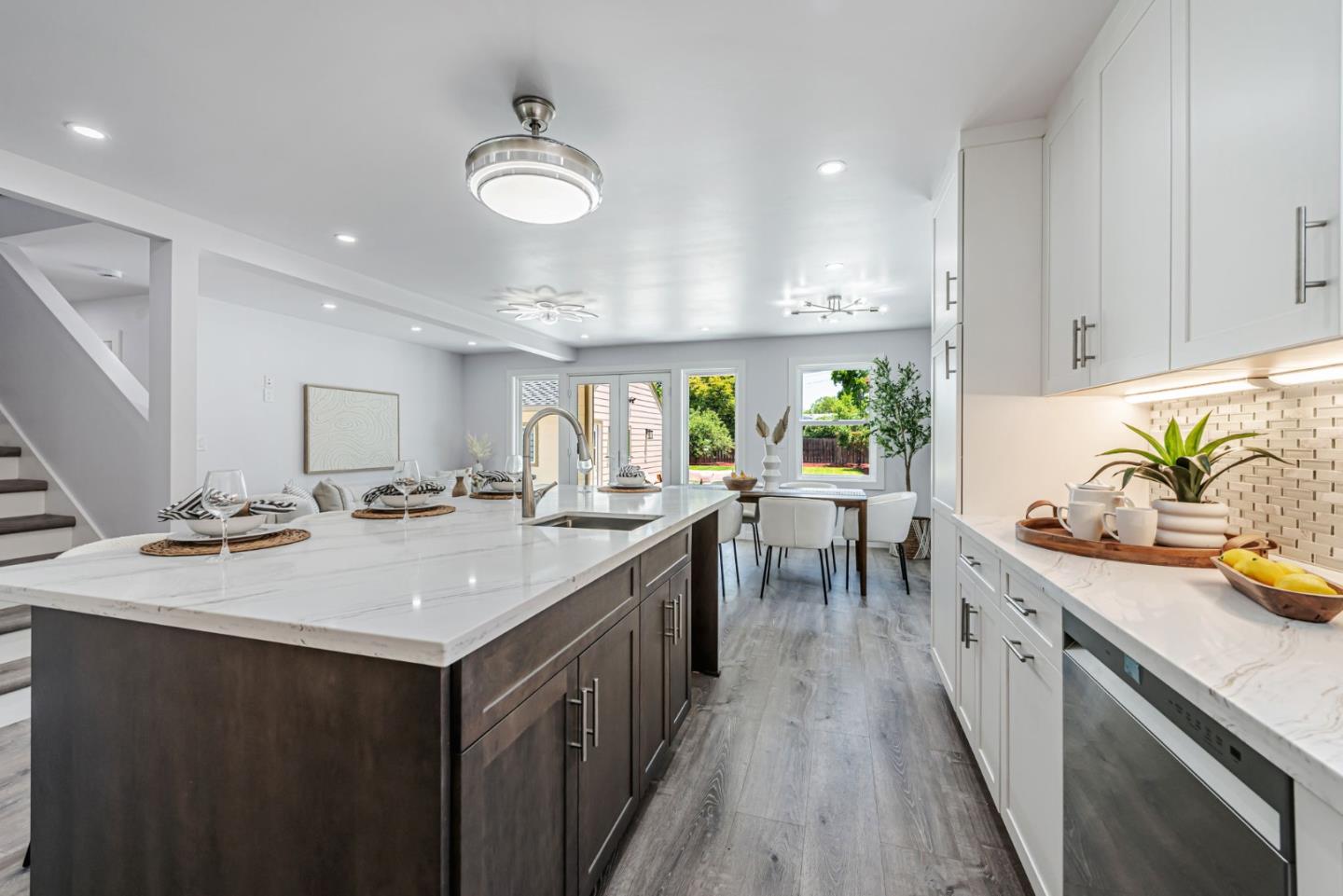 Detail Gallery Image 11 of 66 For 920 Arnold Way, San Jose,  CA 95128 - 6 Beds | 4/1 Baths