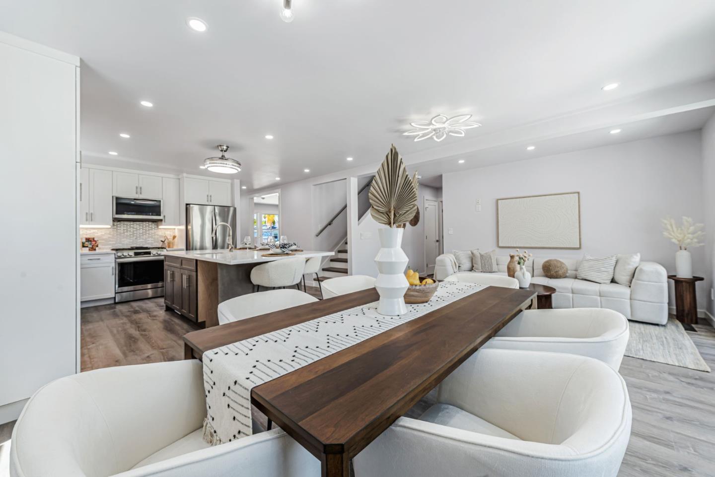 Detail Gallery Image 12 of 66 For 920 Arnold Way, San Jose,  CA 95128 - 6 Beds | 4/1 Baths