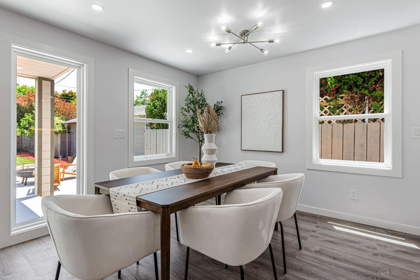 Detail Gallery Image 15 of 66 For 920 Arnold Way, San Jose,  CA 95128 - 6 Beds | 4/1 Baths