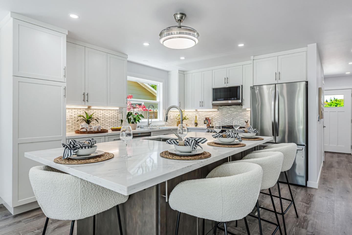 Detail Gallery Image 16 of 66 For 920 Arnold Way, San Jose,  CA 95128 - 6 Beds | 4/1 Baths