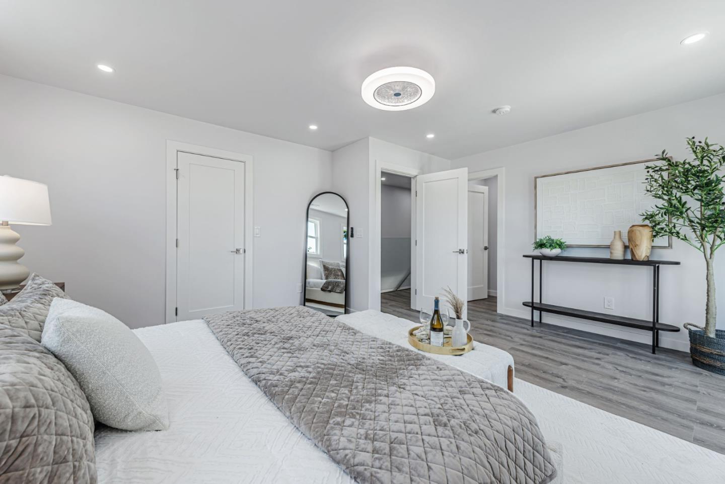 Detail Gallery Image 34 of 66 For 920 Arnold Way, San Jose,  CA 95128 - 6 Beds | 4/1 Baths