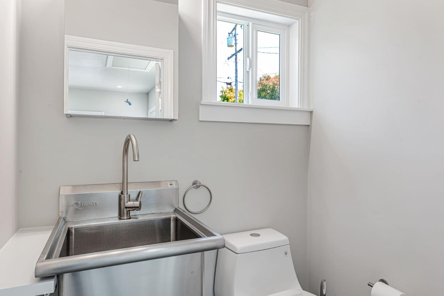 Detail Gallery Image 46 of 66 For 920 Arnold Way, San Jose,  CA 95128 - 6 Beds | 4/1 Baths