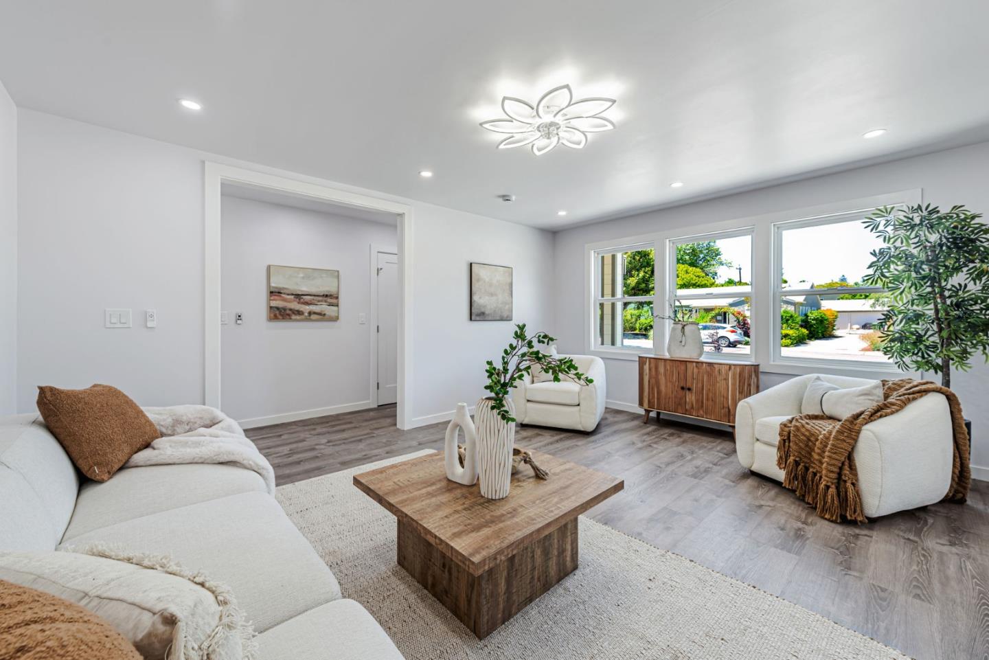 Detail Gallery Image 7 of 66 For 920 Arnold Way, San Jose,  CA 95128 - 6 Beds | 4/1 Baths