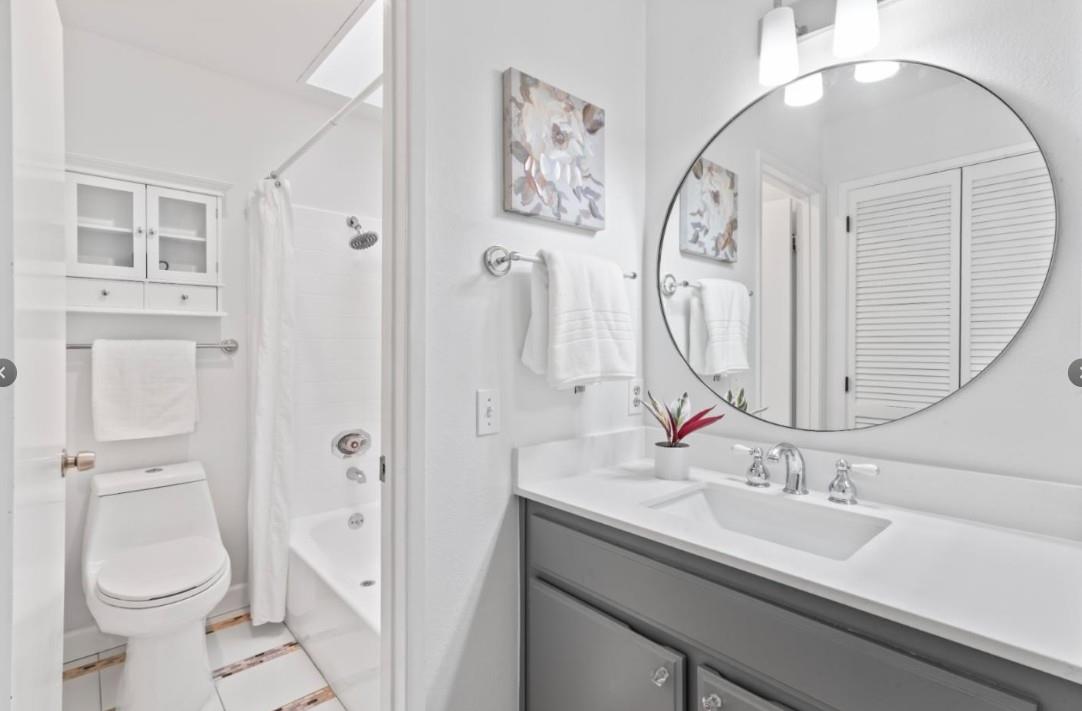 Detail Gallery Image 4 of 7 For 2243 Armada Way, San Mateo,  CA 94404 - 2 Beds | 2/1 Baths