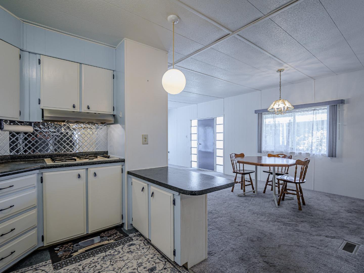Detail Gallery Image 18 of 74 For 1555 Merrill St #176,  Santa Cruz,  CA 95062 - 2 Beds | 2 Baths
