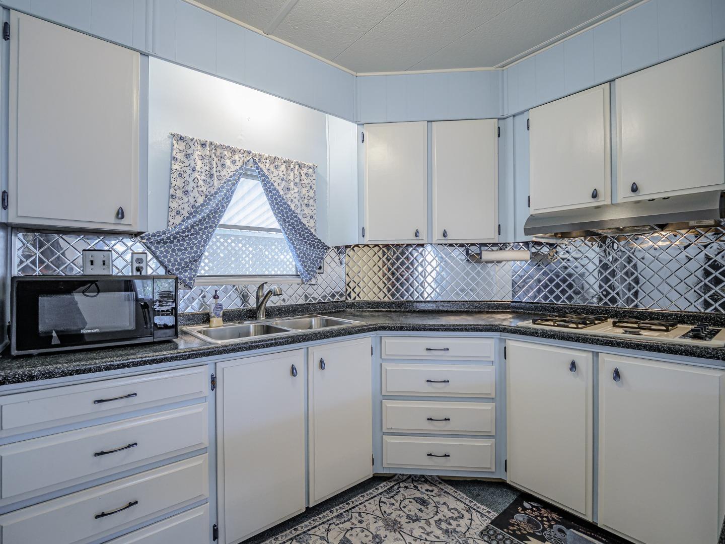 Detail Gallery Image 20 of 74 For 1555 Merrill St #176,  Santa Cruz,  CA 95062 - 2 Beds | 2 Baths