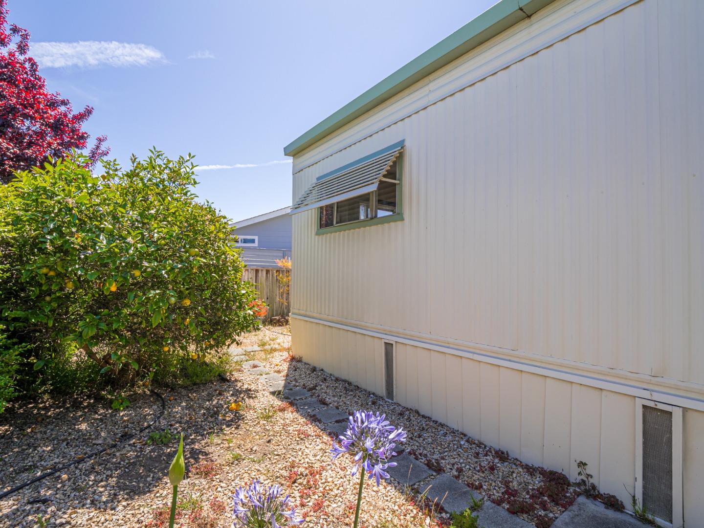 Detail Gallery Image 37 of 74 For 1555 Merrill St #176,  Santa Cruz,  CA 95062 - 2 Beds | 2 Baths