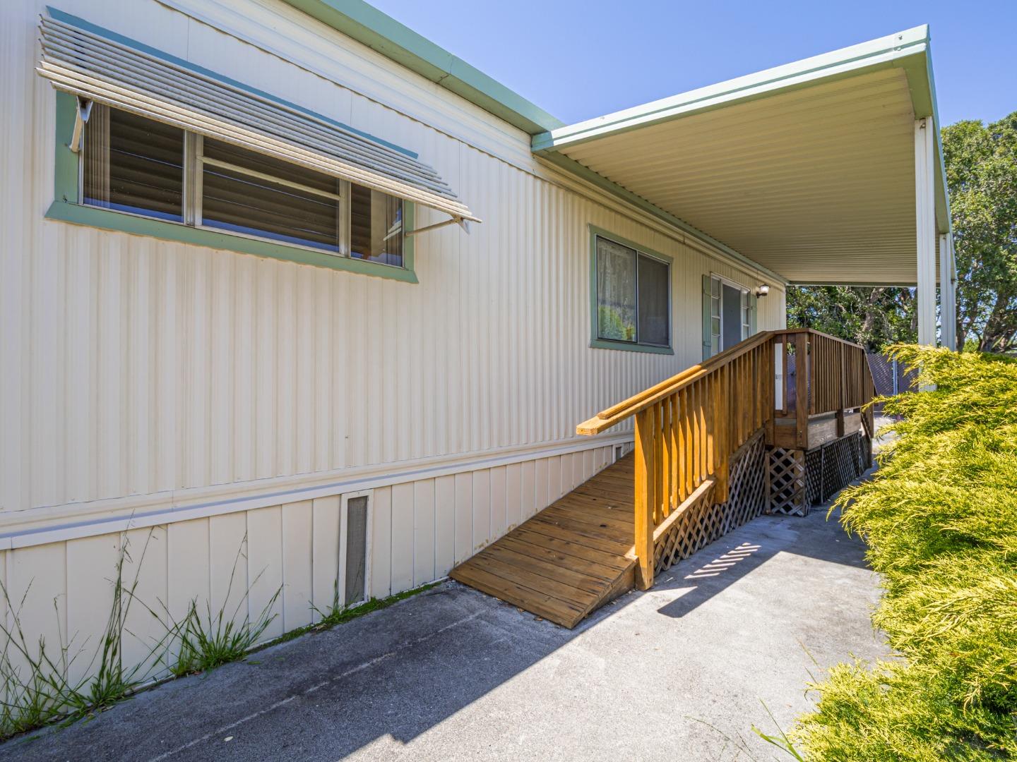 Detail Gallery Image 3 of 74 For 1555 Merrill St #176,  Santa Cruz,  CA 95062 - 2 Beds | 2 Baths
