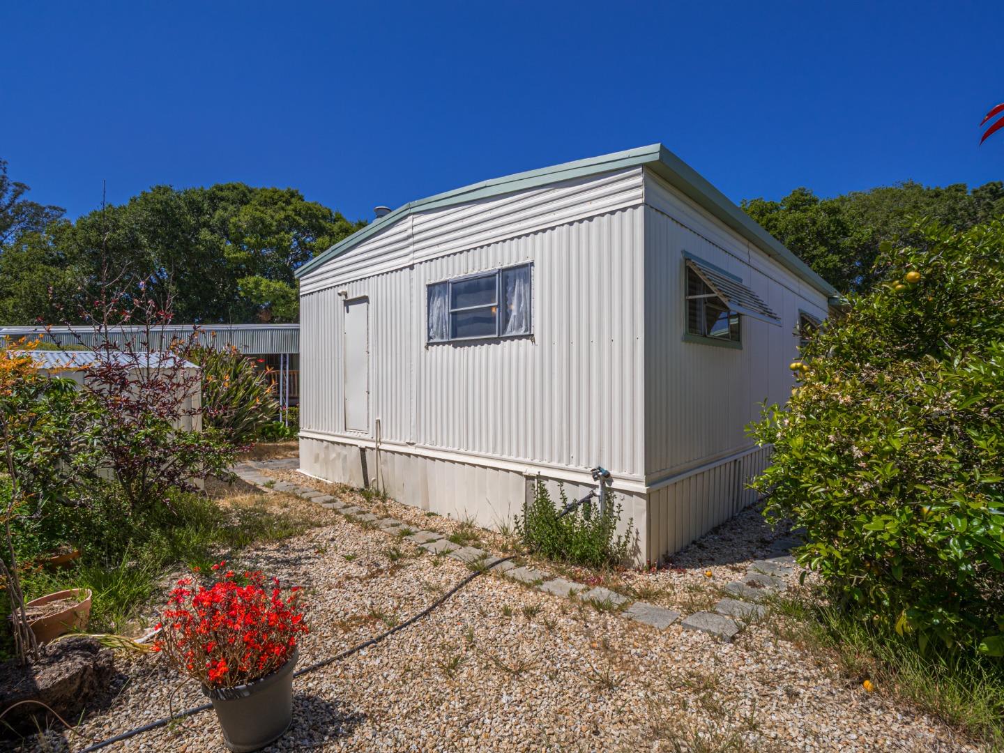 Detail Gallery Image 48 of 74 For 1555 Merrill St #176,  Santa Cruz,  CA 95062 - 2 Beds | 2 Baths