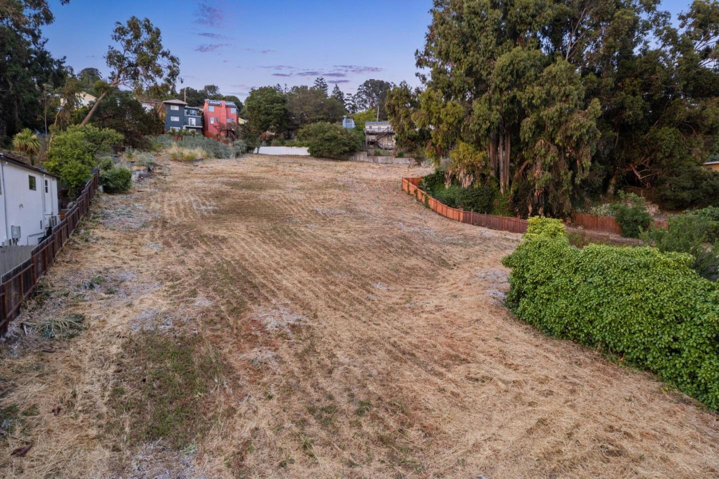 Detail Gallery Image 2 of 17 For 7854 Ney Ave, Oakland,  CA 94605 - – Beds | – Baths